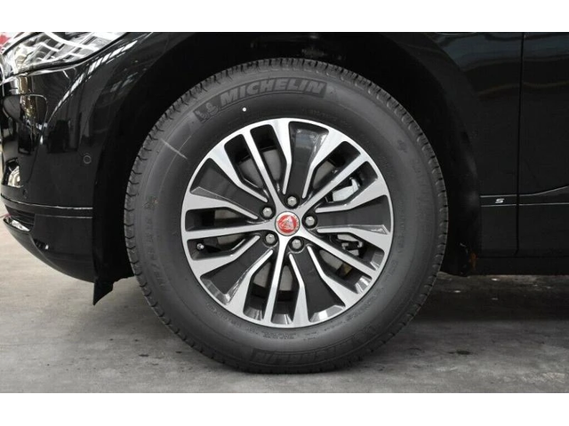 Jaguar I-Pace S EV400 - автомобили, коли, обяви за нови и употребявани 8