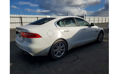 jaguar-xe-2-0l-4-rear-wheel-drive - 2
