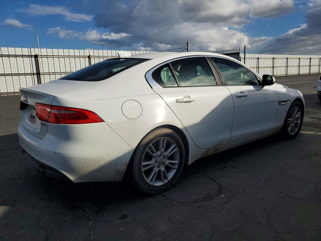 Jaguar XE 2.0L 4 Rear-wheel drive - автомобили, коли, обяви за нови и употребявани 2