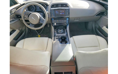 Jaguar XE 2.0L 4 Rear-wheel drive - автомобили, коли, обяви за нови и употребявани 7