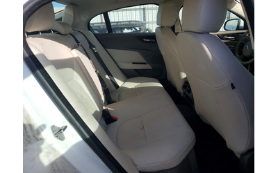 Jaguar XE 2.0L 4 Rear-wheel drive - автомобили, коли, обяви за нови и употребявани 9