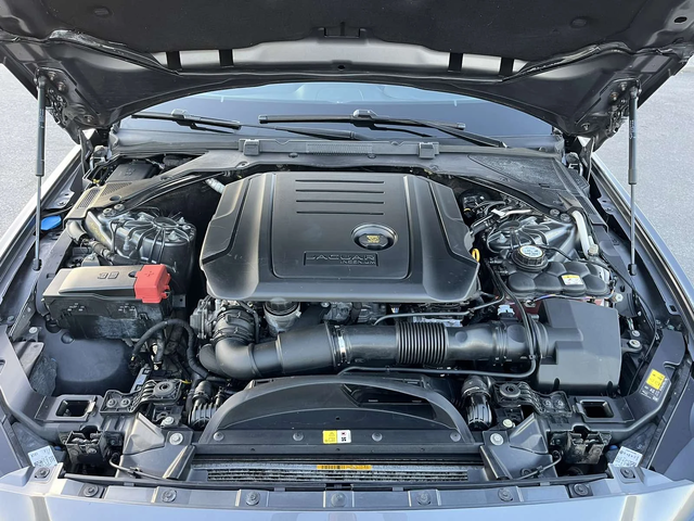 Jaguar XE 2.0TDI 180кс EURO 6B ПЕРФЕКТЕН ВНОС ИТАЛИЯ - автомобили, коли, обяви за нови и употребявани 15