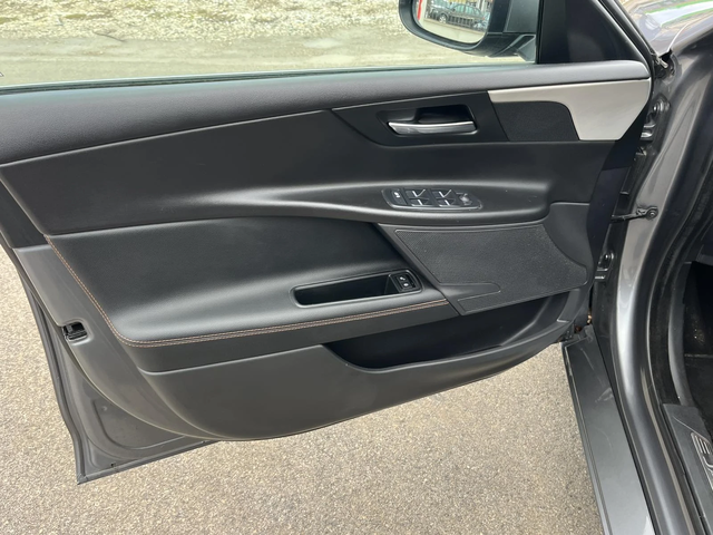 Jaguar XE 2.0TDI 180кс EURO 6B ПЕРФЕКТЕН ВНОС ИТАЛИЯ - автомобили, коли, обяви за нови и употребявани 6