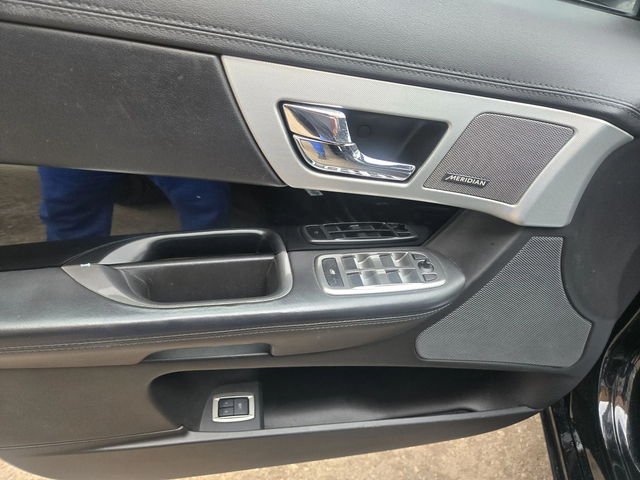 Jaguar Xf 3.0 дизел - автомобили, коли, обяви за нови и употребявани 8