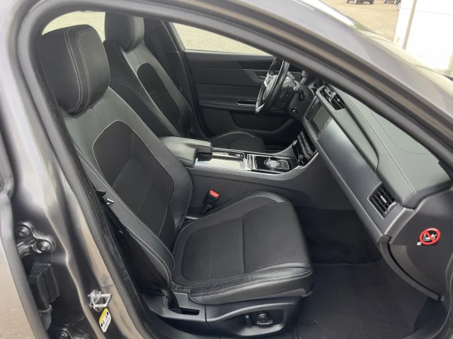 Jaguar XF 3.0d V6 (300 кс) Automatic - автомобили, коли, обяви за нови и употребявани 9