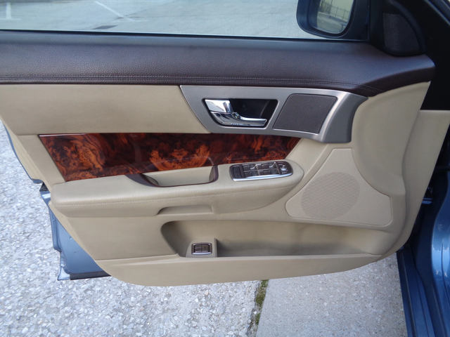 Jaguar Xf 2.7-V6HDI-KOJA-NAVI-AVTOMAT-LIZING - автомобили, коли, обяви за нови и употребявани 7