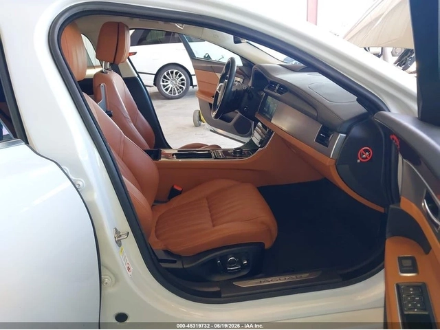 Jaguar Xf * PORTFOLIO* LIMITED* ПАНО* KEYLESS* Camera* ПОДГР - автомобили, коли, обяви за нови и употребявани 7