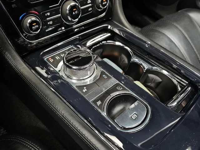 Jaguar Xj 3.0D - автомобили, коли, обяви за нови и употребявани 8