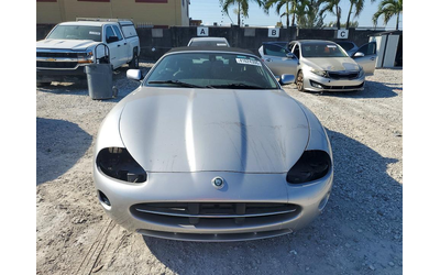 jaguar-xk8-4-2l-8-rear-wheel-drive - 4