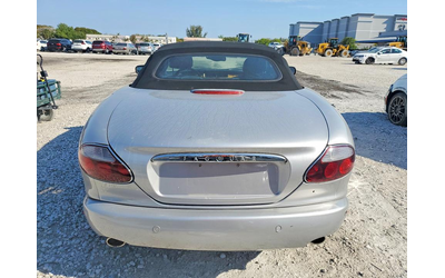 jaguar-xk8-4-2l-8-rear-wheel-drive - 5