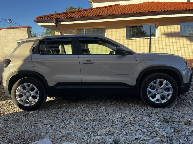 Jeep Avenger 1.2 (100 кс) e-Hybrid e-DCS - автомобили, коли, обяви за нови и употребявани 1