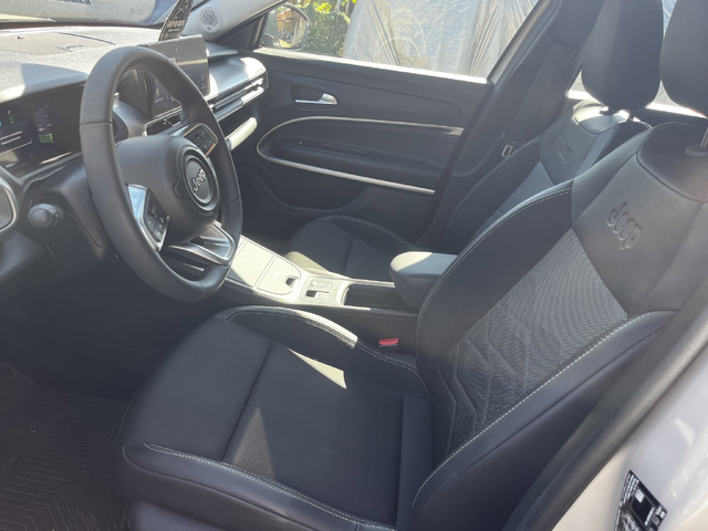 Jeep Avenger 1.2 (100 кс) e-Hybrid e-DCS - автомобили, коли, обяви за нови и употребявани 7