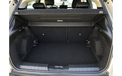 Jeep Avenger 1.2 (100 кс) e-Hybrid e-DCS - автомобили, коли, обяви за нови и употребявани 9