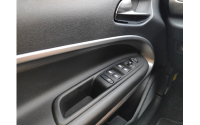 Jeep AVENGER ALTITUDE 1.2 e-Hybrid 48V Petrol 110 hp 6-DCT - автомобили, коли, обяви за нови и употребявани 13