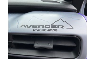 Jeep AVENGER THE NORTH FACE 1.2 e-Hybrid 48V 145hp 6-DCT 4xe - автомобили, коли, обяви за нови и употребявани 15