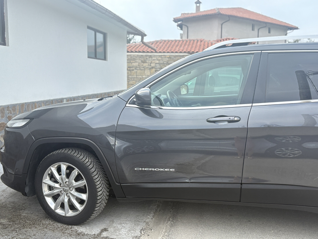 Jeep Cherokee, 2015 г., 183000 км, 0 к.с. - автомобили, коли, обяви за нови и употребявани 3
