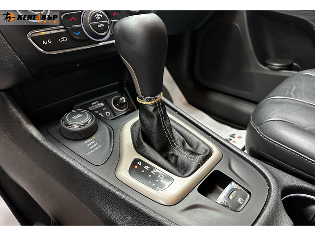 Jeep Cherokee 2.2M-Jet Night Eagle 4WD - автомобили, коли, обяви за нови и употребявани 11