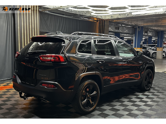 Jeep Cherokee 2.2M-Jet Night Eagle 4WD - автомобили, коли, обяви за нови и употребявани 4