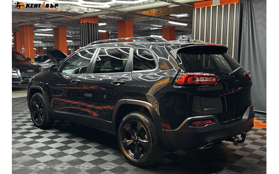 Jeep Cherokee 2.2M-Jet Night Eagle 4WD - автомобили, коли, обяви за нови и употребявани 5