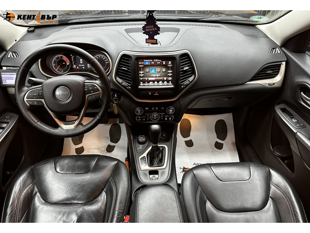 Jeep Cherokee 2.2M-Jet Night Eagle 4WD - автомобили, коли, обяви за нови и употребявани 9