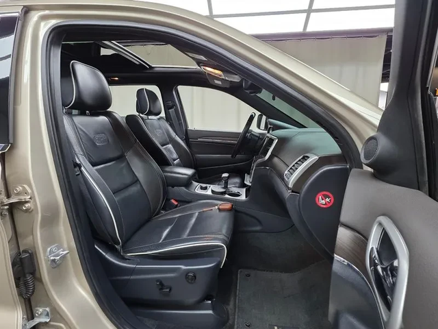 Jeep Cherokee 3.0 Diesel Overland - автомобили, коли, обяви за нови и употребявани 9