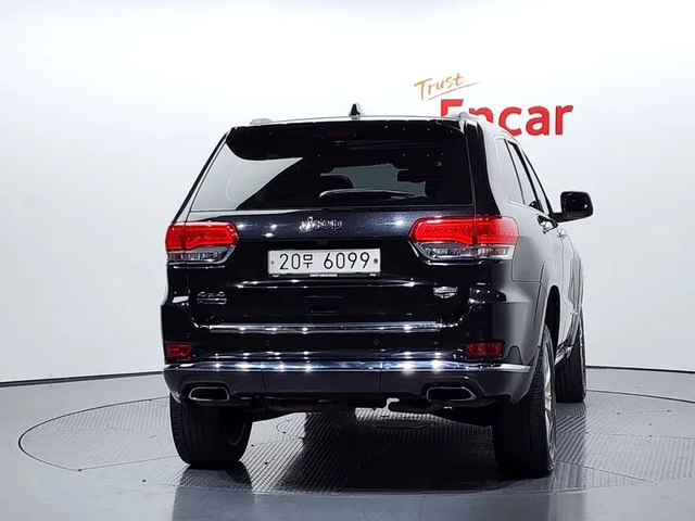 Jeep Cherokee 3.0 Diesel Overland - автомобили, коли, обяви за нови и употребявани 3