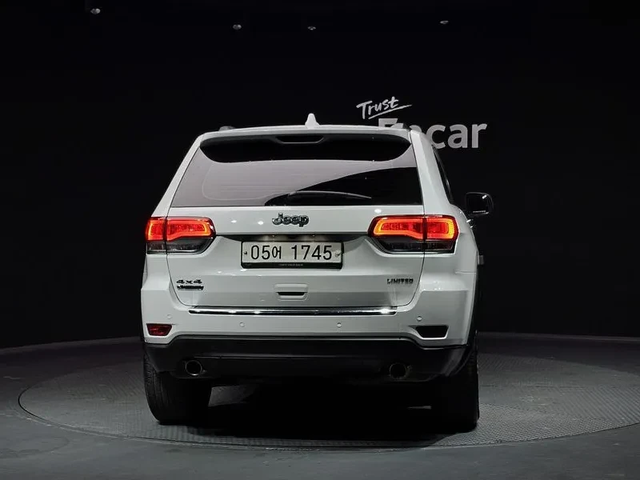 Jeep Cherokee 3.0 Diesel Limited - автомобили, коли, обяви за нови и употребявани 3