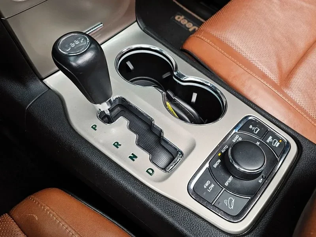 Jeep Cherokee 3.0 Diesel Overland - автомобили, коли, обяви за нови и употребявани 8