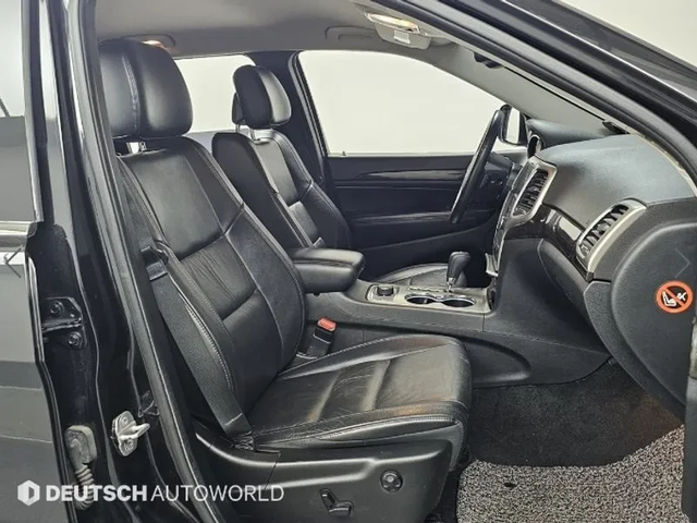 Jeep Cherokee 3.0 Diesel Laredo - автомобили, коли, обяви за нови и употребявани 9