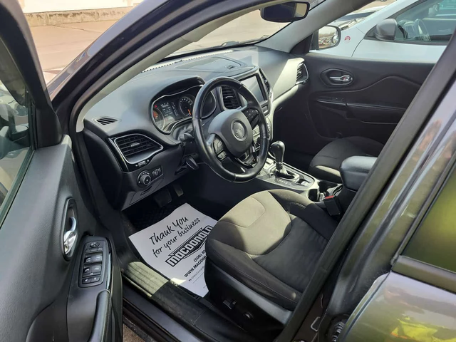 Jeep Cherokee * Altitude * ПАМЕТ * KEYLESS * NAVI - автомобили, коли, обяви за нови и употребявани 4