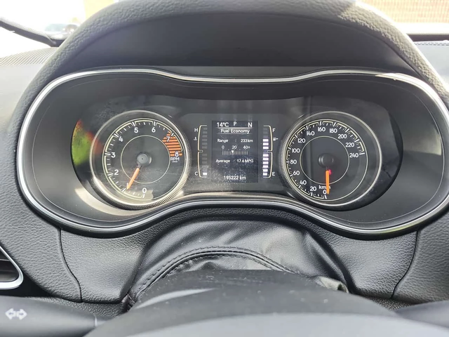 Jeep Cherokee * Altitude * ПАМЕТ * KEYLESS * NAVI - автомобили, коли, обяви за нови и употребявани 7