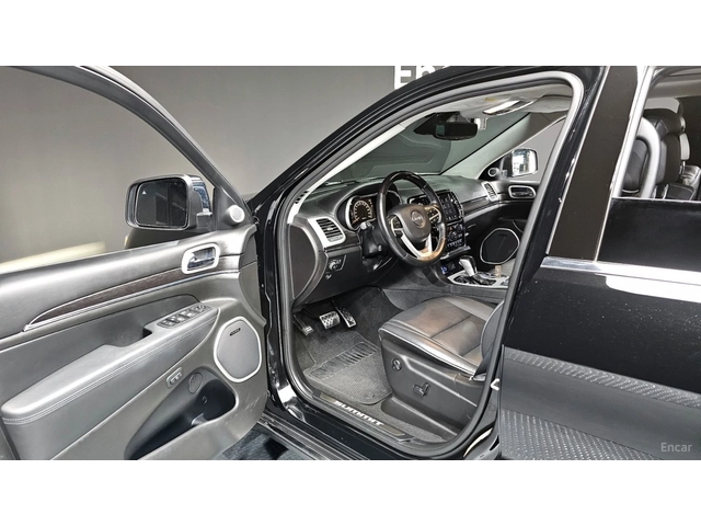 Jeep Cherokee SUMMIT* PANO* КОЖА* ОБДУХВАНЕ* ПОДГРЕВ* НАВИ* КАМЕ - автомобили, коли, обяви за нови и употребявани 8