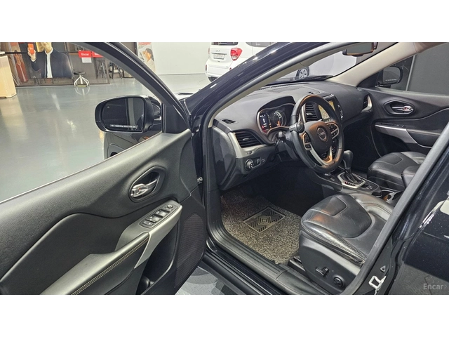 Jeep Cherokee 2.4* Longitude High* AWD* ПОДГРЕВ* КАМЕРА* ШИБИДАХ - автомобили, коли, обяви за нови и употребявани 8