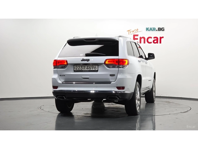 Jeep Cherokee SUMMIT* PANO* КОЖА* ОБДУХВАНЕ* ПОДГРЕВ* НАВИ* КАМЕ - автомобили, коли, обяви за нови и употребявани 3
