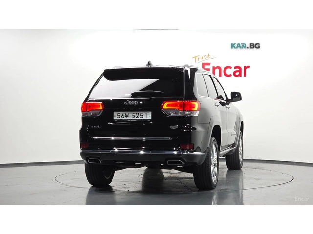 Jeep Cherokee SUMMIT* PANO* КОЖА* ОБДУХВАНЕ* ПОДГРЕВ* НАВИ* КАМЕ - автомобили, коли, обяви за нови и употребявани 3