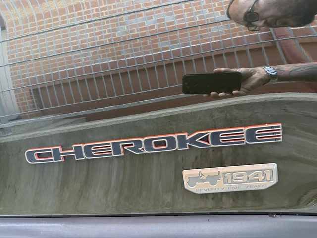 Jeep Cherokee EDITION-75г-AVTOMAT-4X4-115х.к-200k.c-FULL-FULL - автомобили, коли, обяви за нови и употребявани 16
