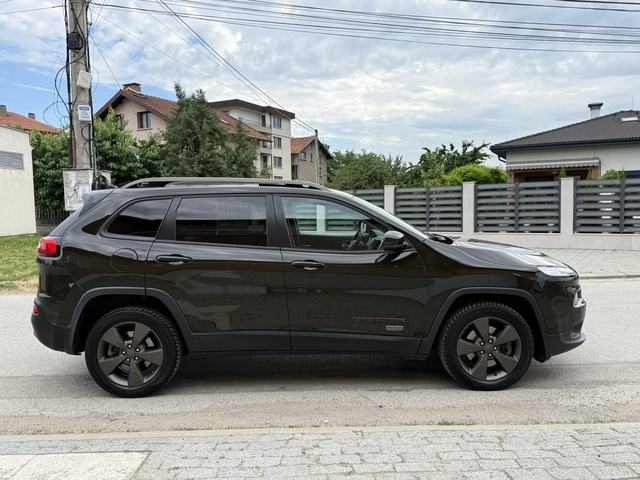 Jeep Cherokee EDITION-75г-AVTOMAT-4X4-115х.к-200k.c-FULL-FULL - автомобили, коли, обяви за нови и употребявани 3
