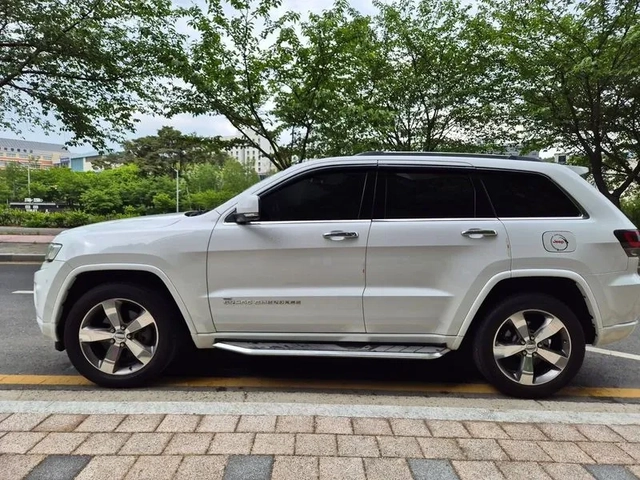 Jeep Cherokee 3.0D AWD Overland - САМО 30% АВАНС - автомобили, коли, обяви за нови и употребявани 2
