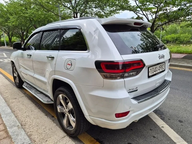 Jeep Cherokee 3.0D AWD Overland - САМО 30% АВАНС - автомобили, коли, обяви за нови и употребявани 3