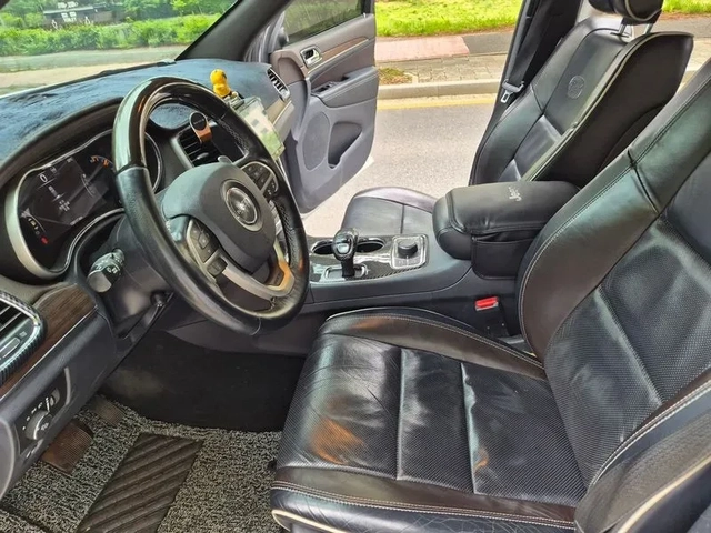 Jeep Cherokee 3.0D AWD Overland - САМО 30% АВАНС - автомобили, коли, обяви за нови и употребявани 9