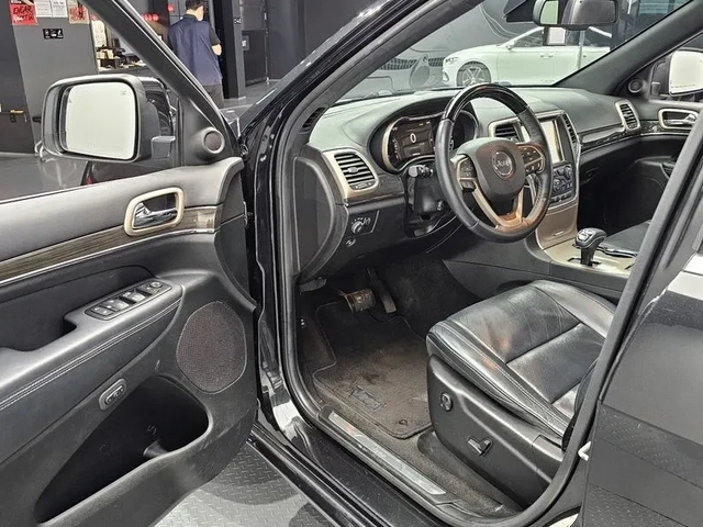 Jeep Cherokee 3.0D AWD Overland - САМО 30% АВАНС - автомобили, коли, обяви за нови и употребявани 9