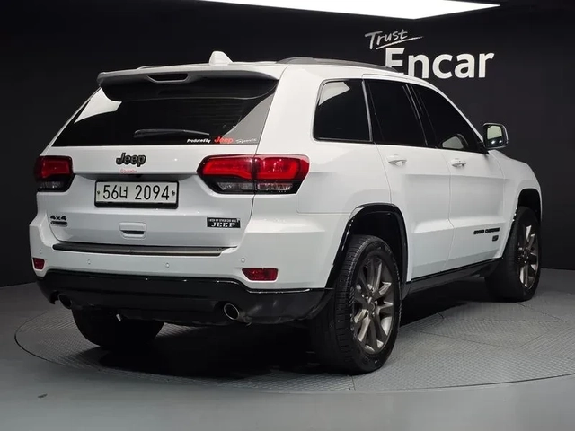 Jeep Cherokee 3.0D Special Edition - САМО 30% АВАНС - автомобили, коли, обяви за нови и употребявани 3