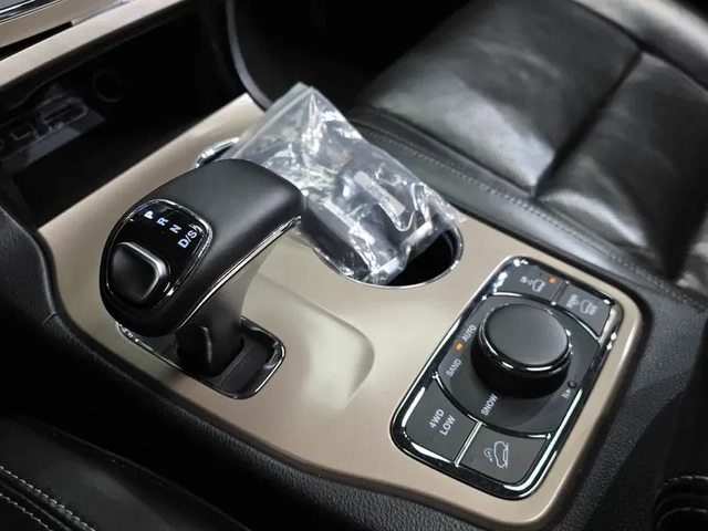 Jeep Cherokee 3.0D AWD Overland - САМО 30% АВАНС - автомобили, коли, обяви за нови и употребявани 8