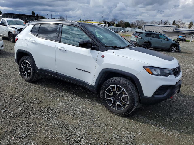 Jeep Compass 2.0L 4 4x4 w/Front Whl Drv - автомобили, коли, обяви за нови и употребявани 3