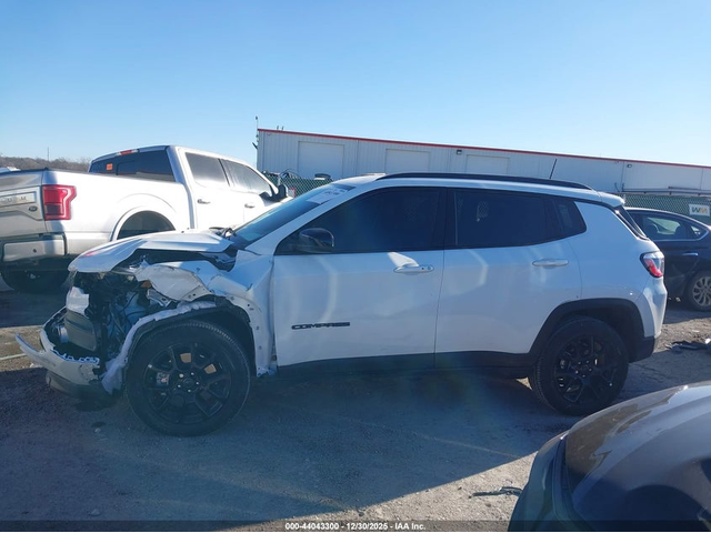 Jeep Compass 2.0L I-4 DI, DOHC, VVT, TURBO, 200HP 4X4 Drive - автомобили, коли, обяви за нови и употребявани 14