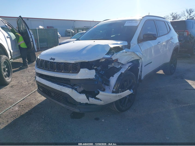 Jeep Compass 2.0L I-4 DI, DOHC, VVT, TURBO, 200HP 4X4 Drive - автомобили, коли, обяви за нови и употребявани 1