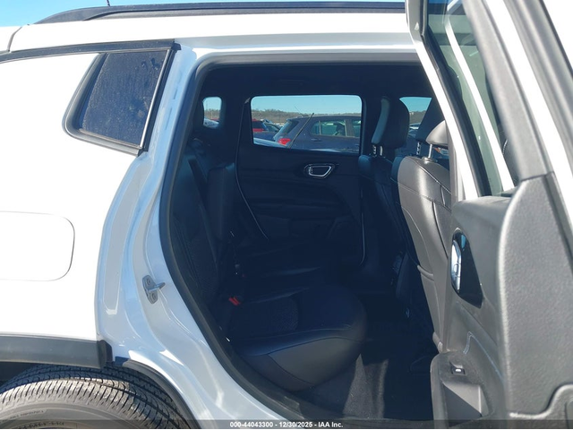 Jeep Compass 2.0L I-4 DI, DOHC, VVT, TURBO, 200HP 4X4 Drive - автомобили, коли, обяви за нови и употребявани 7