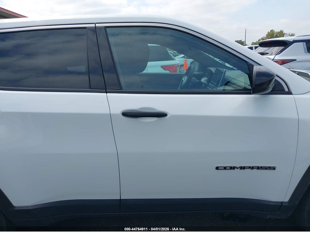 Jeep Compass 2.0L I-4 DI, DOHC, VVT, TURBO, 200HP 4X4 Drive - автомобили, коли, обяви за нови и употребявани 12