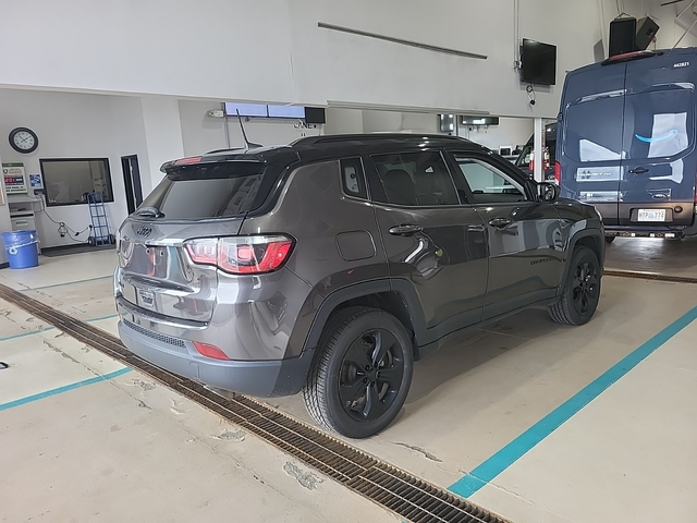 Jeep Compass 2.4L 4cyl 4WD - автомобили, коли, обяви за нови и употребявани 2