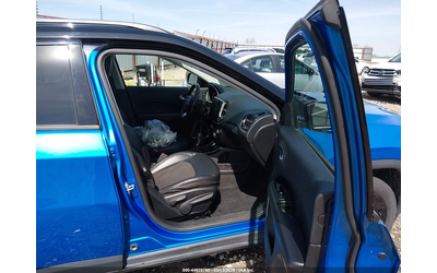 jeep-compass-2-4l-i-4-vvt-180hp-front-wheel-drive - 4